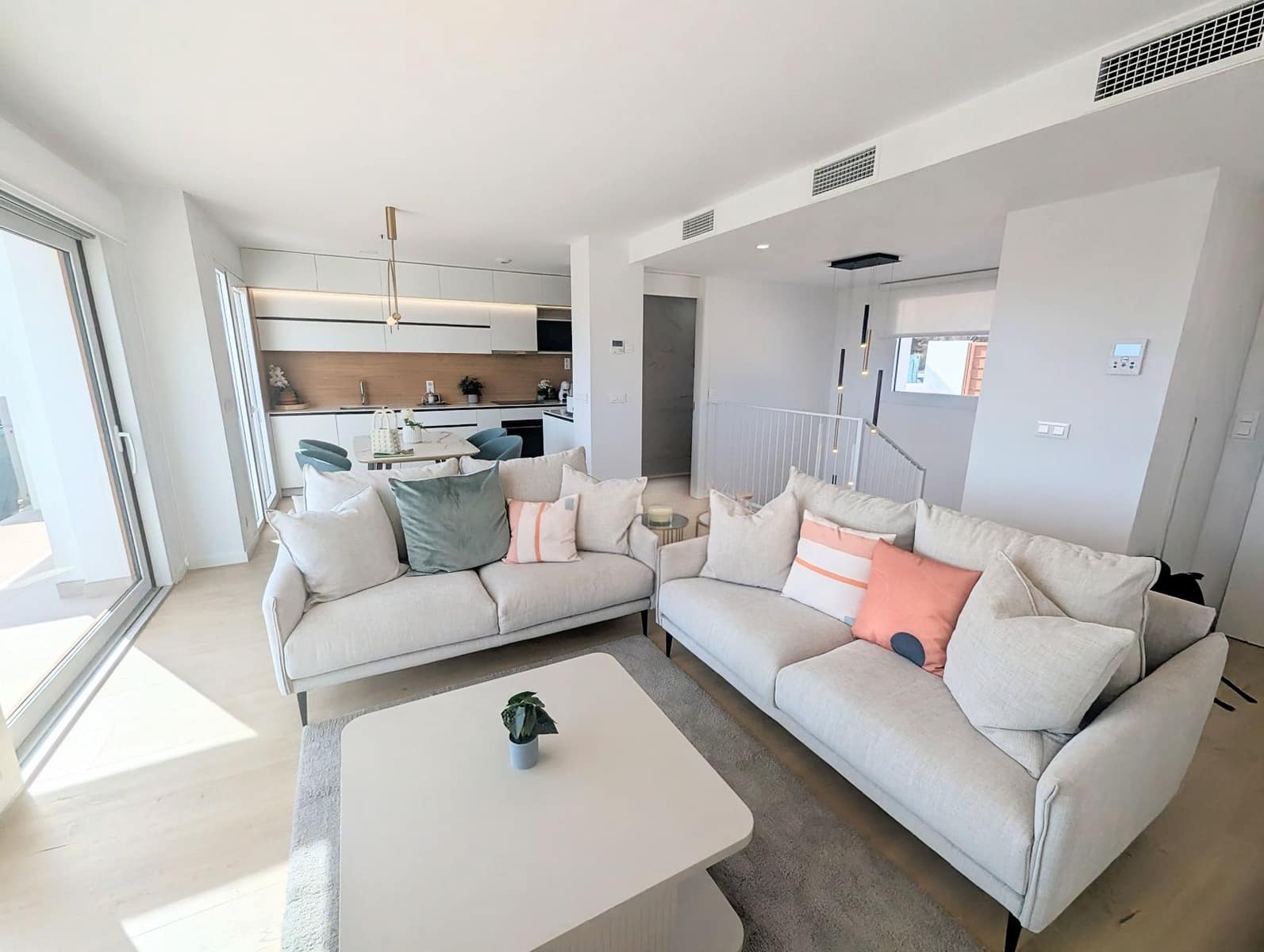 4 quarto Casa em Banda para venda em La Nucia com piscina garagem - 427 000 € (Ref: 9205731)