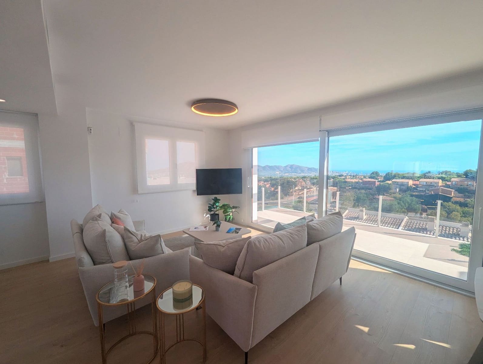 4 quarto Casa em Banda para venda em La Nucia com piscina garagem - 427 000 € (Ref: 9205731)