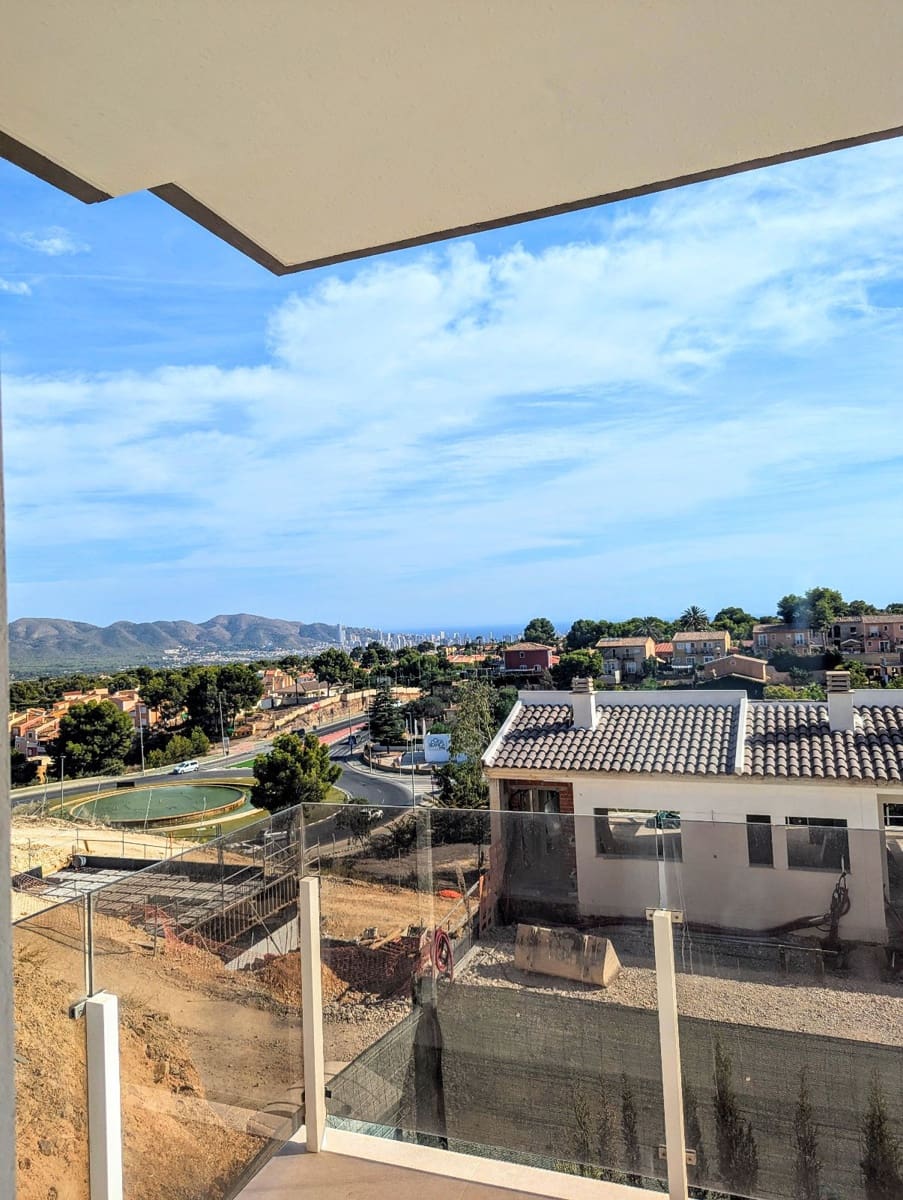 4 quarto Casa em Banda para venda em La Nucia com piscina garagem - 427 000 € (Ref: 9205731)