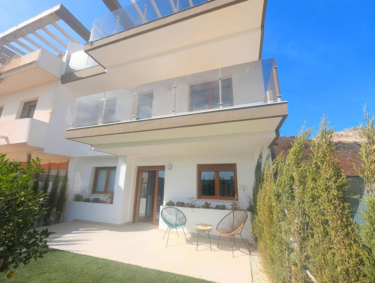 4 quarto Casa em Banda para venda em La Nucia com piscina garagem - 427 000 € (Ref: 9205731)