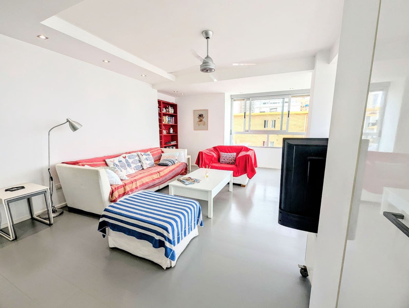 Appartement de 3 chambres à louer à Benidorm avec piscine - 1 500 € (Ref: 9207506)