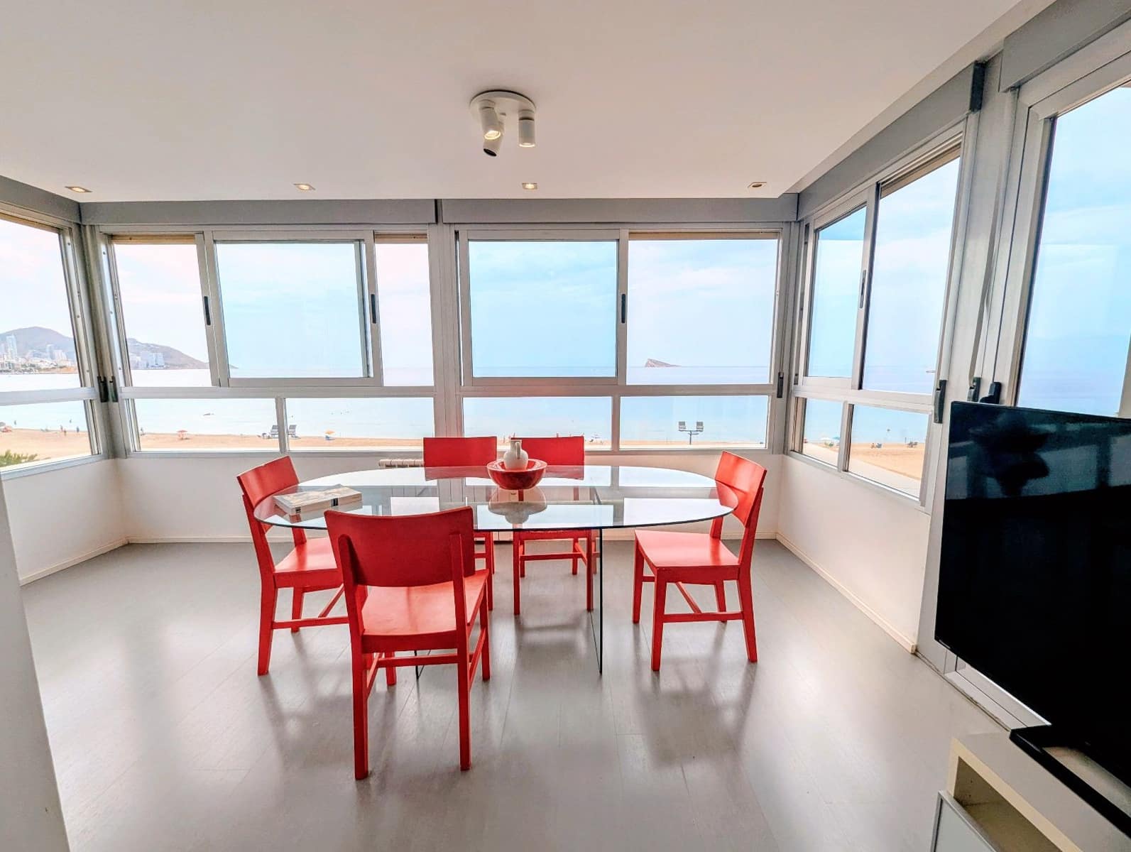 Appartement de 3 chambres à louer à Benidorm avec piscine - 1 500 € (Ref: 9207506)