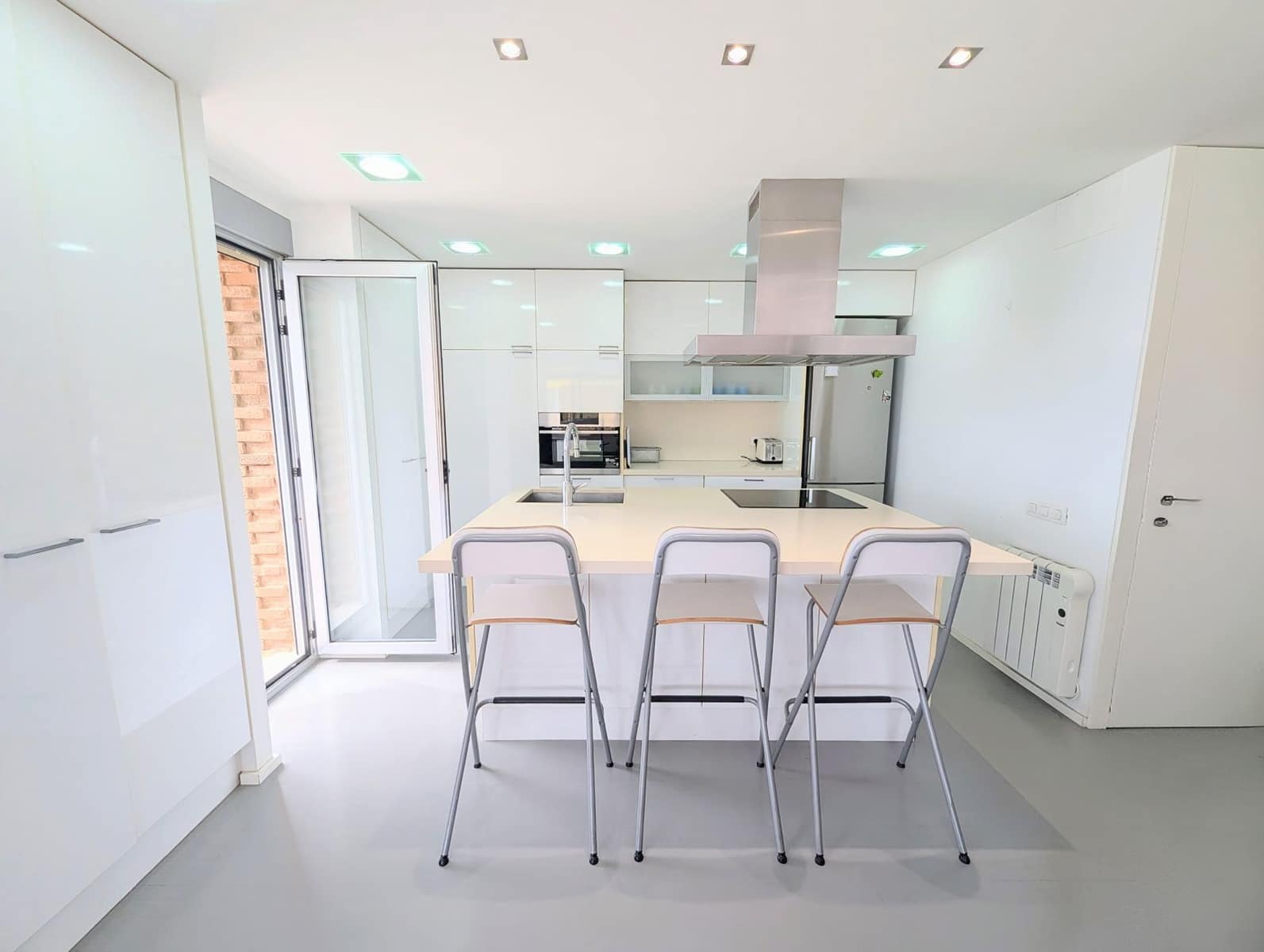 Appartement de 3 chambres à louer à Benidorm avec piscine - 1 500 € (Ref: 9207506)