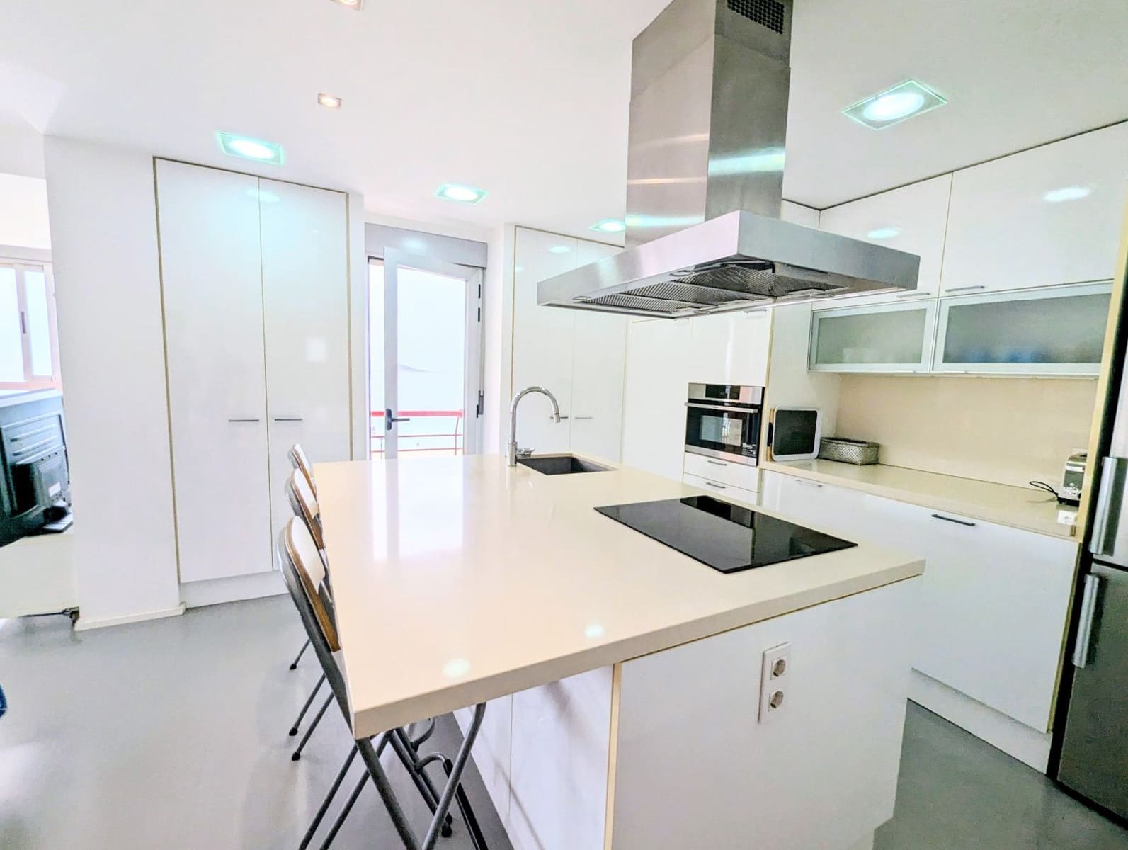 Appartement de 3 chambres à louer à Benidorm avec piscine - 1 500 € (Ref: 9207506)