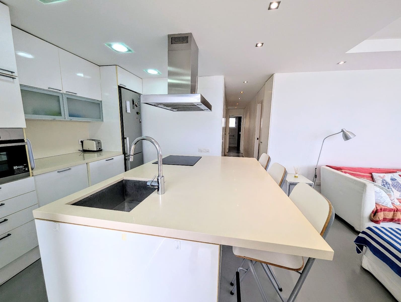 Appartement de 3 chambres à louer à Benidorm avec piscine - 1 500 € (Ref: 9207506)