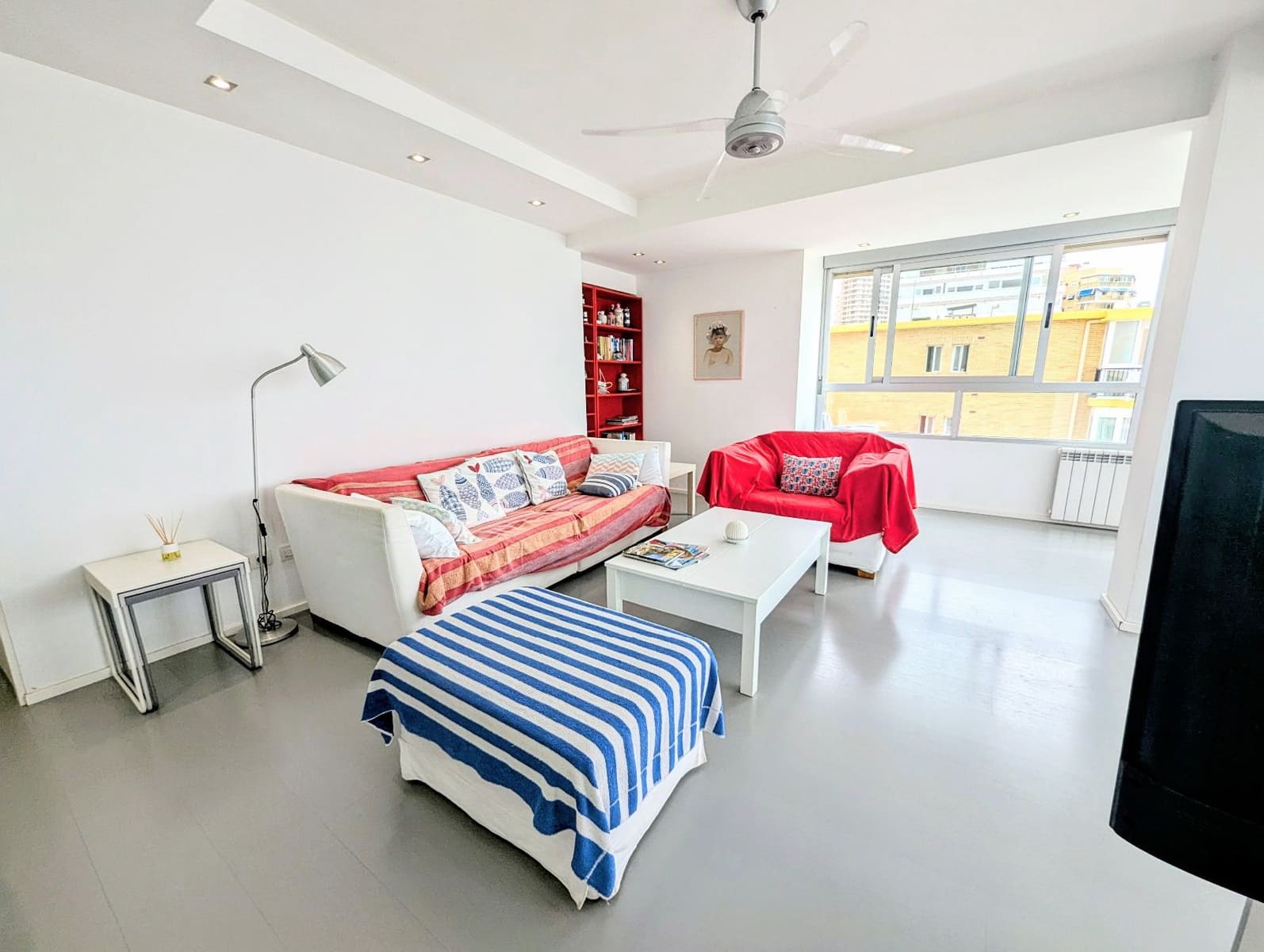 Appartement de 3 chambres à louer à Benidorm avec piscine - 1 500 € (Ref: 9207506)