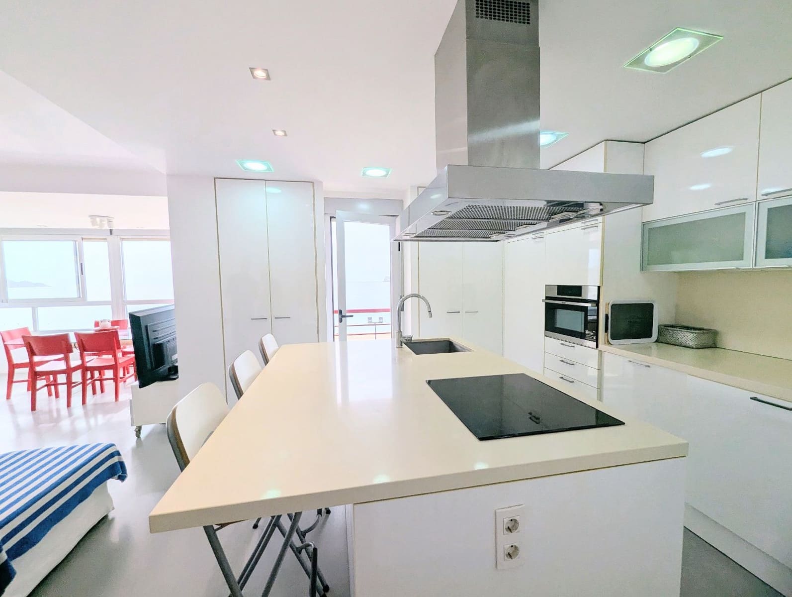 Appartement de 3 chambres à louer à Benidorm avec piscine - 1 500 € (Ref: 9207506)