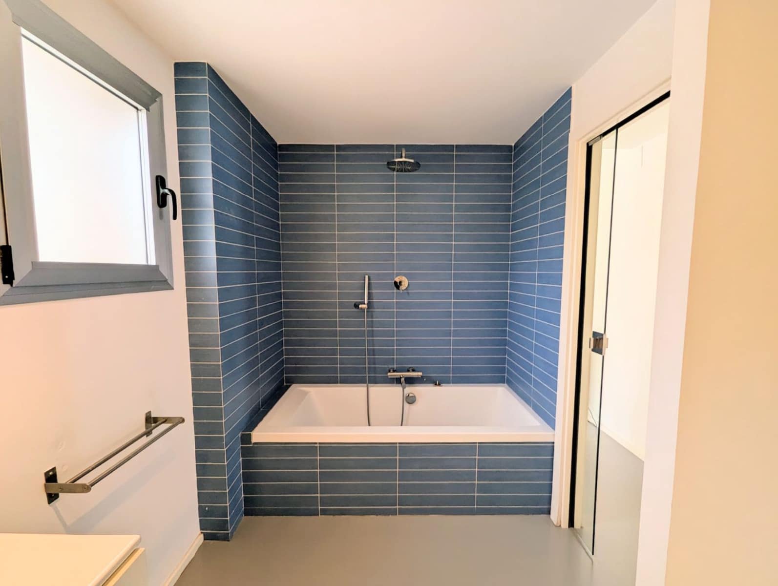 Appartement de 3 chambres à louer à Benidorm avec piscine - 1 500 € (Ref: 9207506)