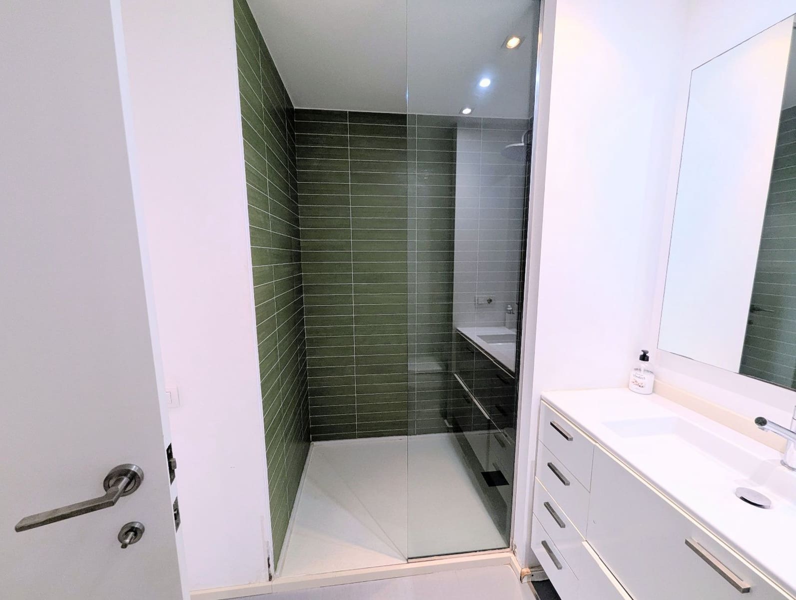 Appartement de 3 chambres à louer à Benidorm avec piscine - 1 500 € (Ref: 9207506)