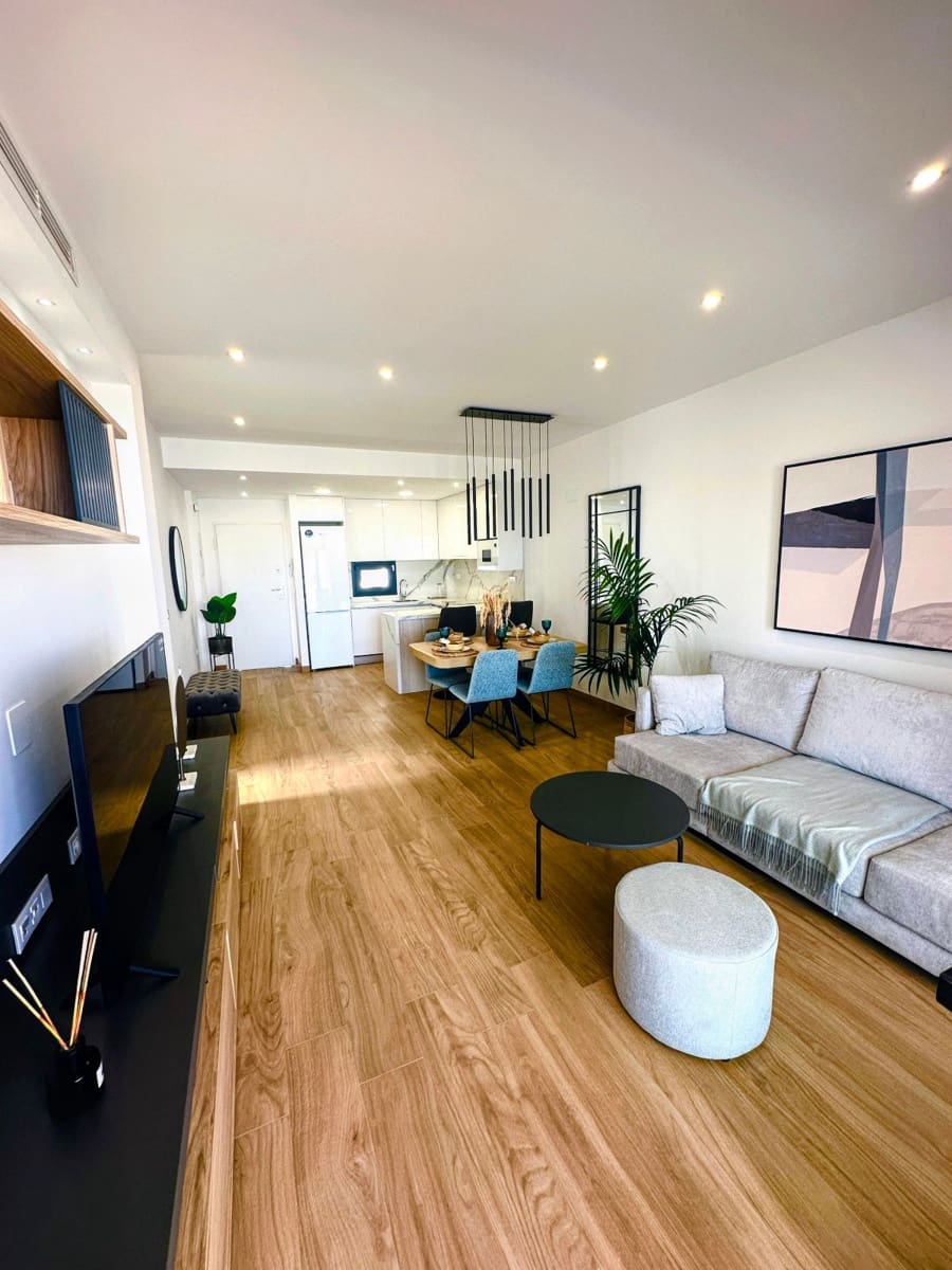 2 soveværelse Byhus til salg i Torrevieja med swimmingpool - € 269.900 (Ref: 9221614)