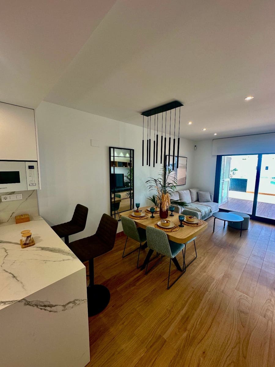 2 soveværelse Byhus til salg i Torrevieja med swimmingpool - € 269.900 (Ref: 9221614)