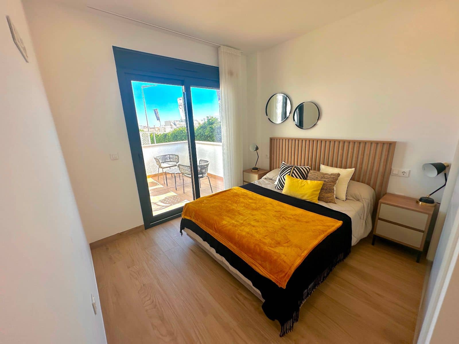 2 soveværelse Byhus til salg i Torrevieja med swimmingpool - € 269.900 (Ref: 9221614)