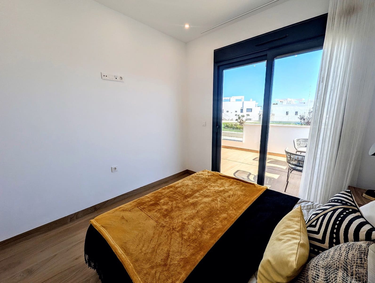 2 soveværelse Byhus til salg i Torrevieja med swimmingpool - € 269.900 (Ref: 9221614)