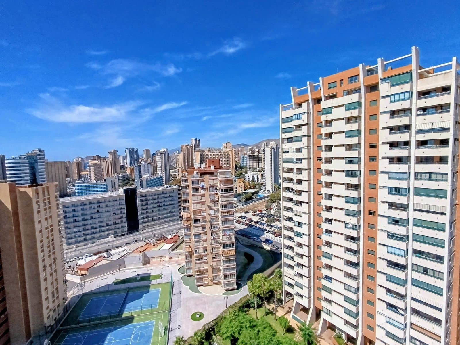 1 soveværelse Lejlighed til salg i Benidorm med swimmingpool garage - € 299.000 (Ref: 9221615)