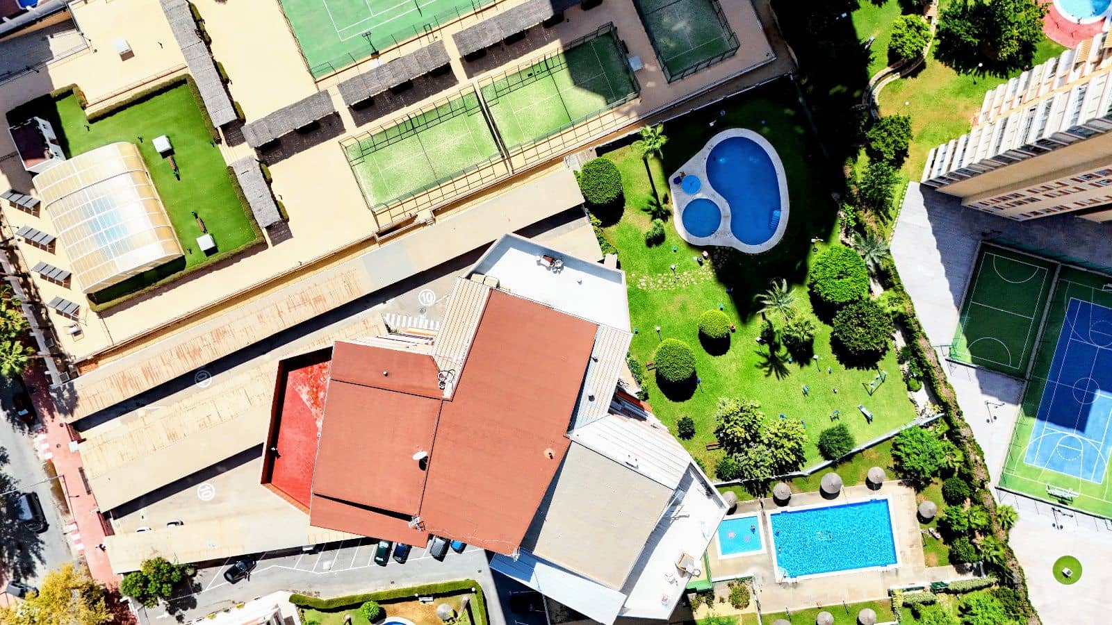 1 soveværelse Lejlighed til salg i Benidorm med swimmingpool garage - € 299.000 (Ref: 9221615)