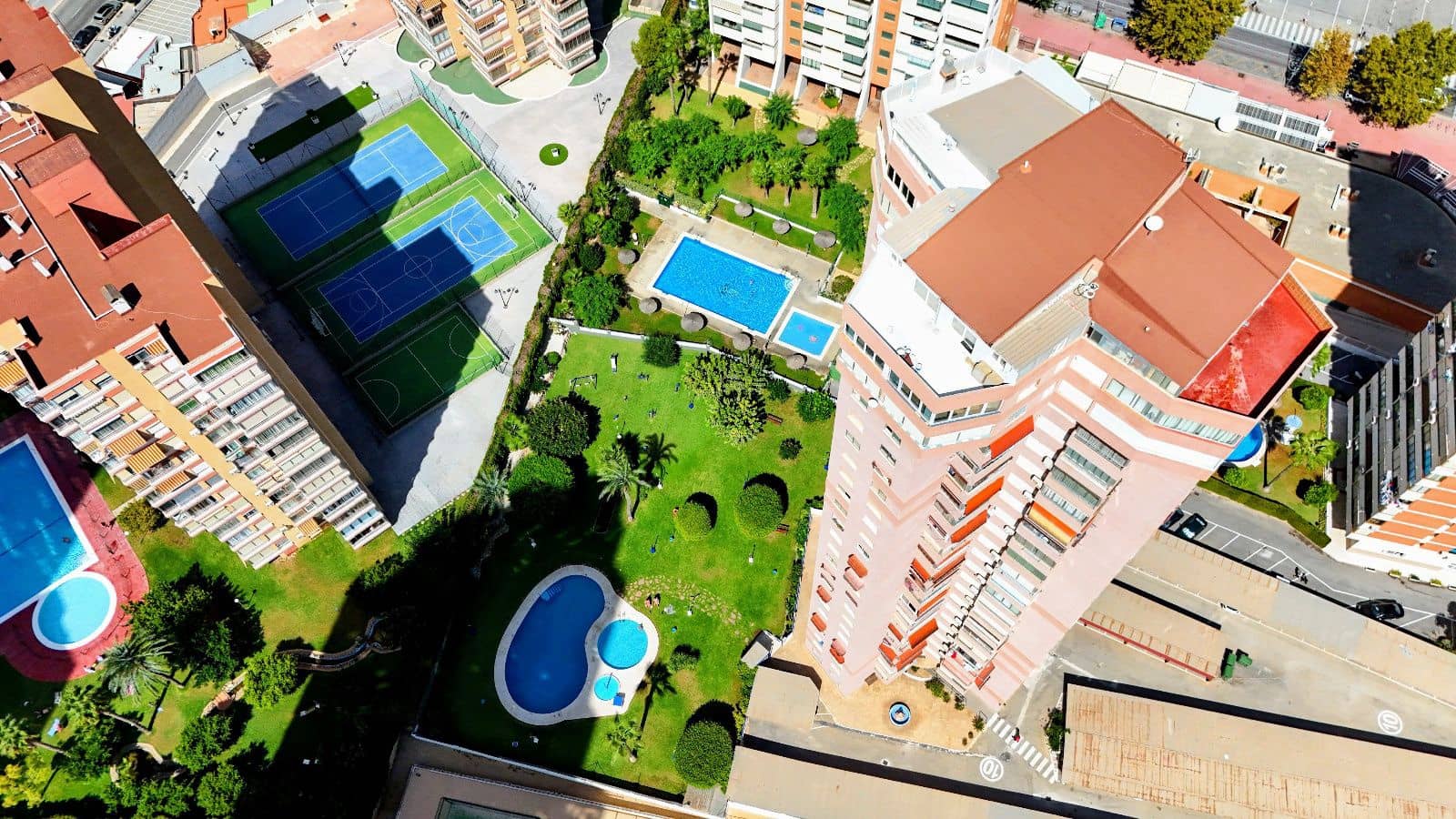 1 quarto Apartamento para venda em Benidorm com piscina garagem - 260 000 € (Ref: 9230261)