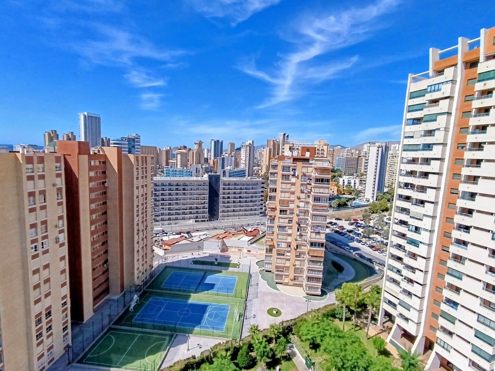 2 soveværelse Lejlighed til salg i Benidorm med swimmingpool garage - € 290.000 (Ref: 9230262)