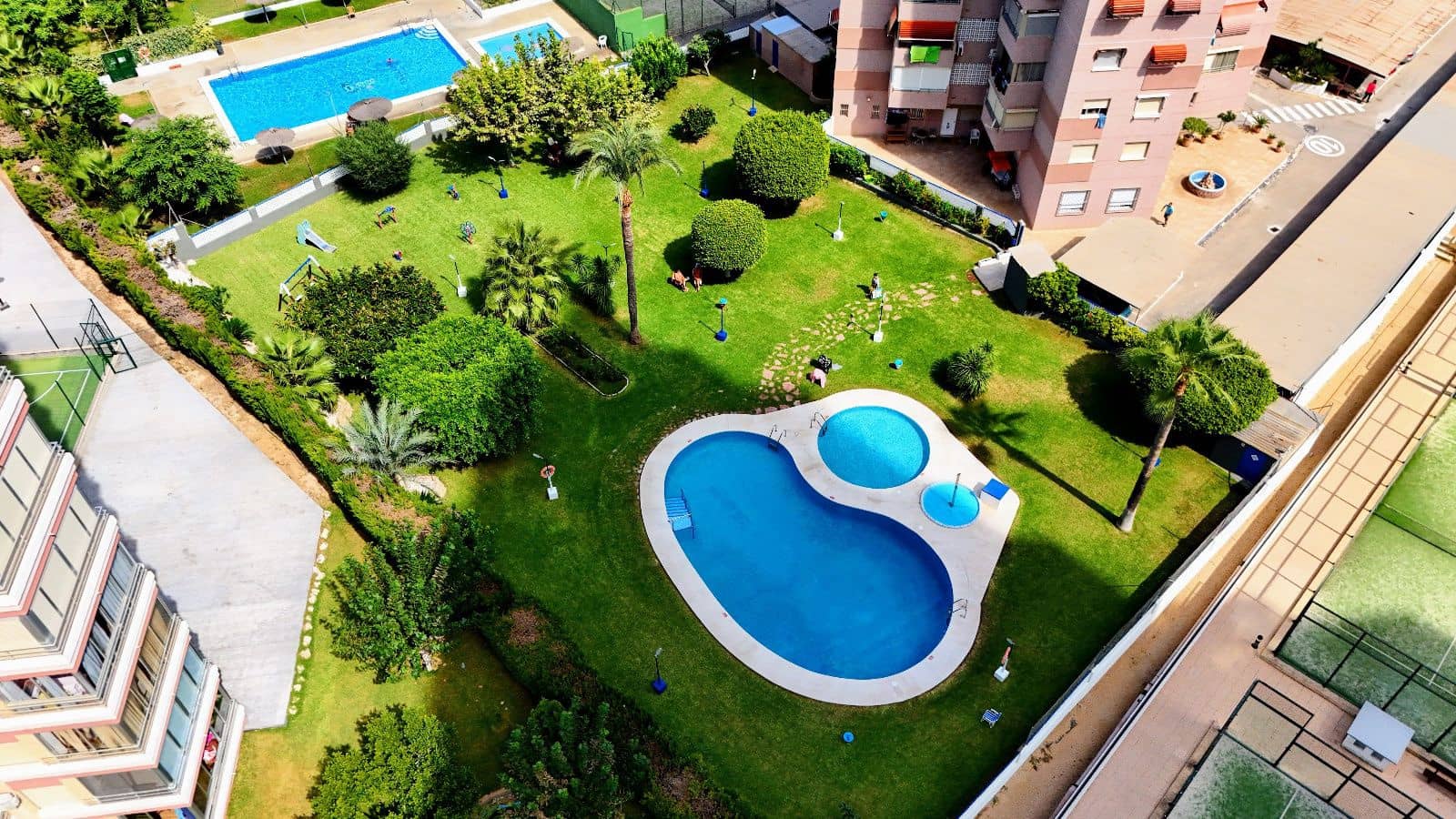 2 soveværelse Lejlighed til salg i Benidorm med swimmingpool garage - € 290.000 (Ref: 9230262)