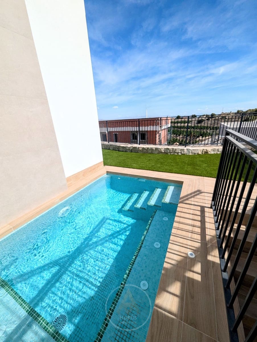 3 soveværelse Byhus til salg i Algorfa med swimmingpool - € 495.000 (Ref: 9235895)