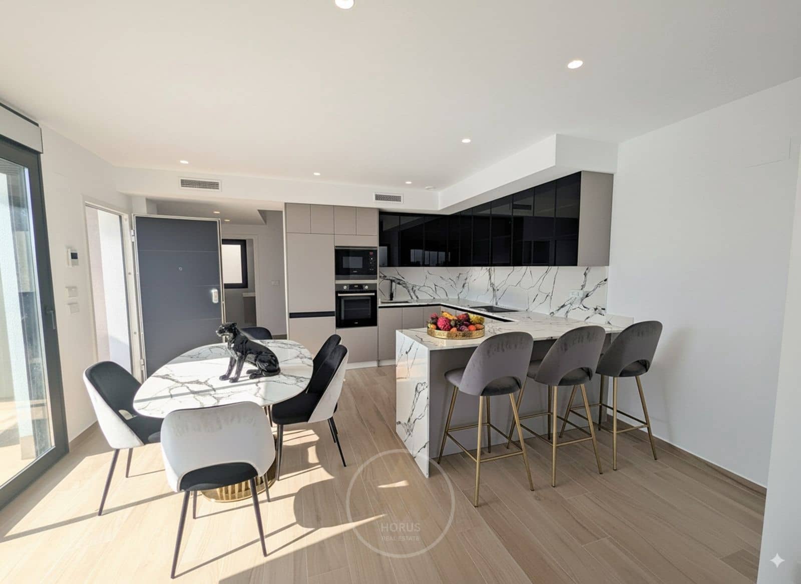 3 soveværelse Byhus til salg i Algorfa med swimmingpool - € 495.000 (Ref: 9235895)