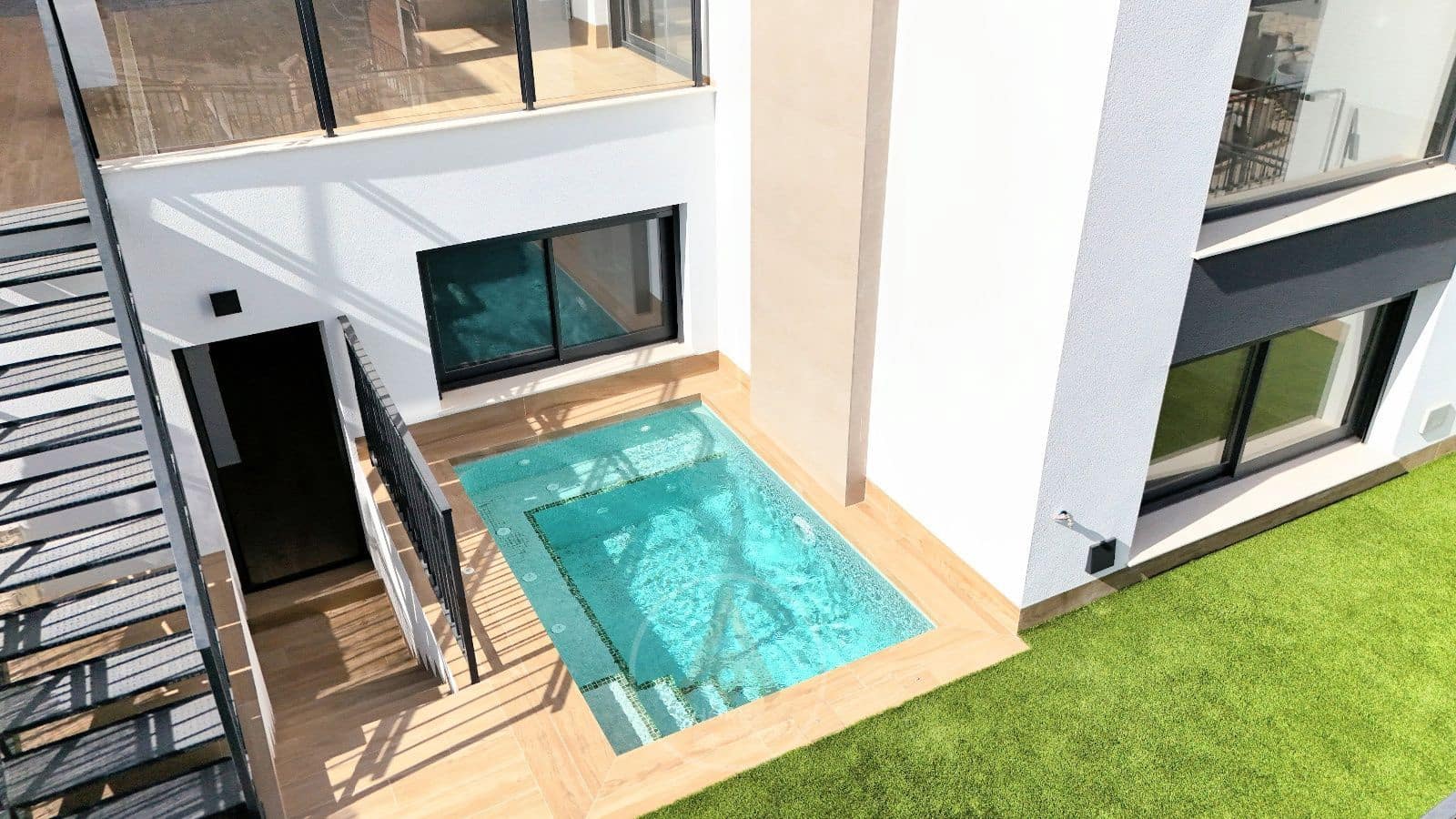 3 soveværelse Byhus til salg i Algorfa med swimmingpool - € 495.000 (Ref: 9235895)