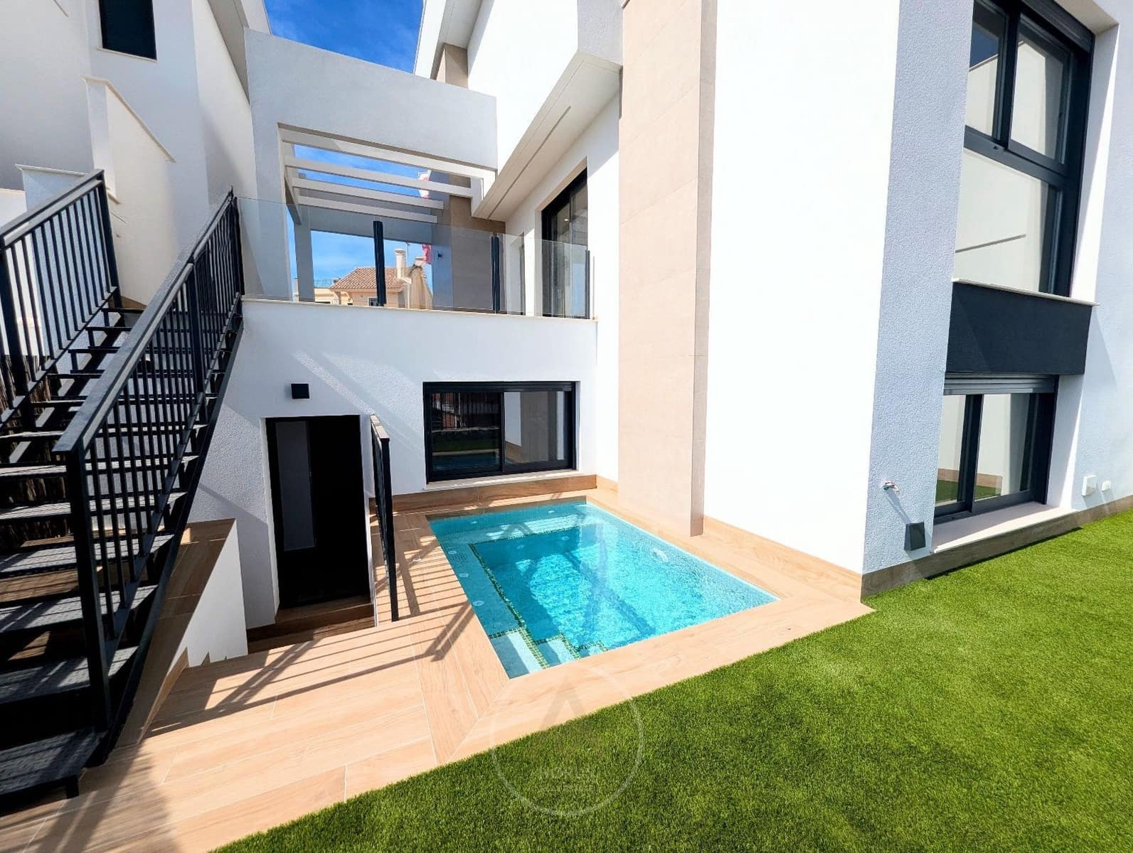 3 soveværelse Byhus til salg i Algorfa med swimmingpool - € 495.000 (Ref: 9235895)