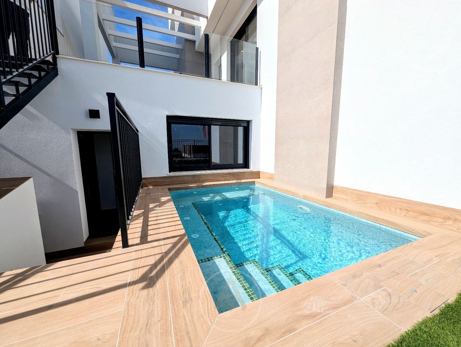 3 soveværelse Byhus til salg i Algorfa med swimmingpool - € 495.000 (Ref: 9235895)