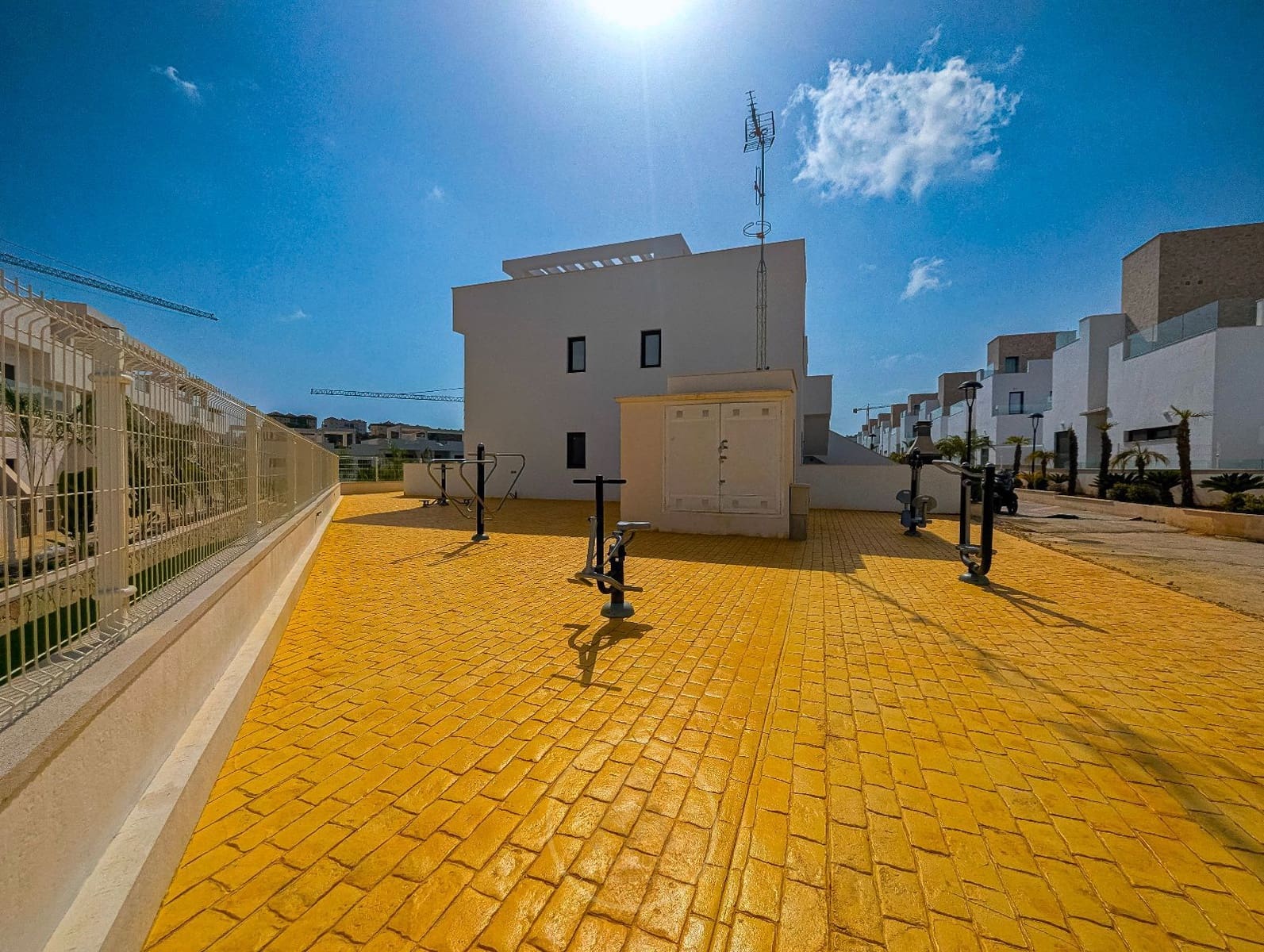 2 Zimmer Haus zu verkaufen in Finestrat mit Pool Garage - 334.900 € (Ref: 9246080)