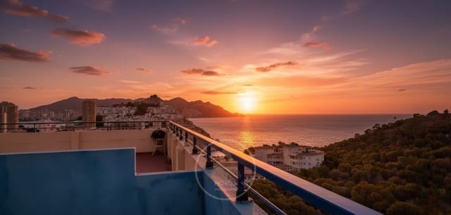 3 soverom Penthouse til salgs i Benidorm med svømmebasseng garasje - € 390 000 (Ref: 9263876)