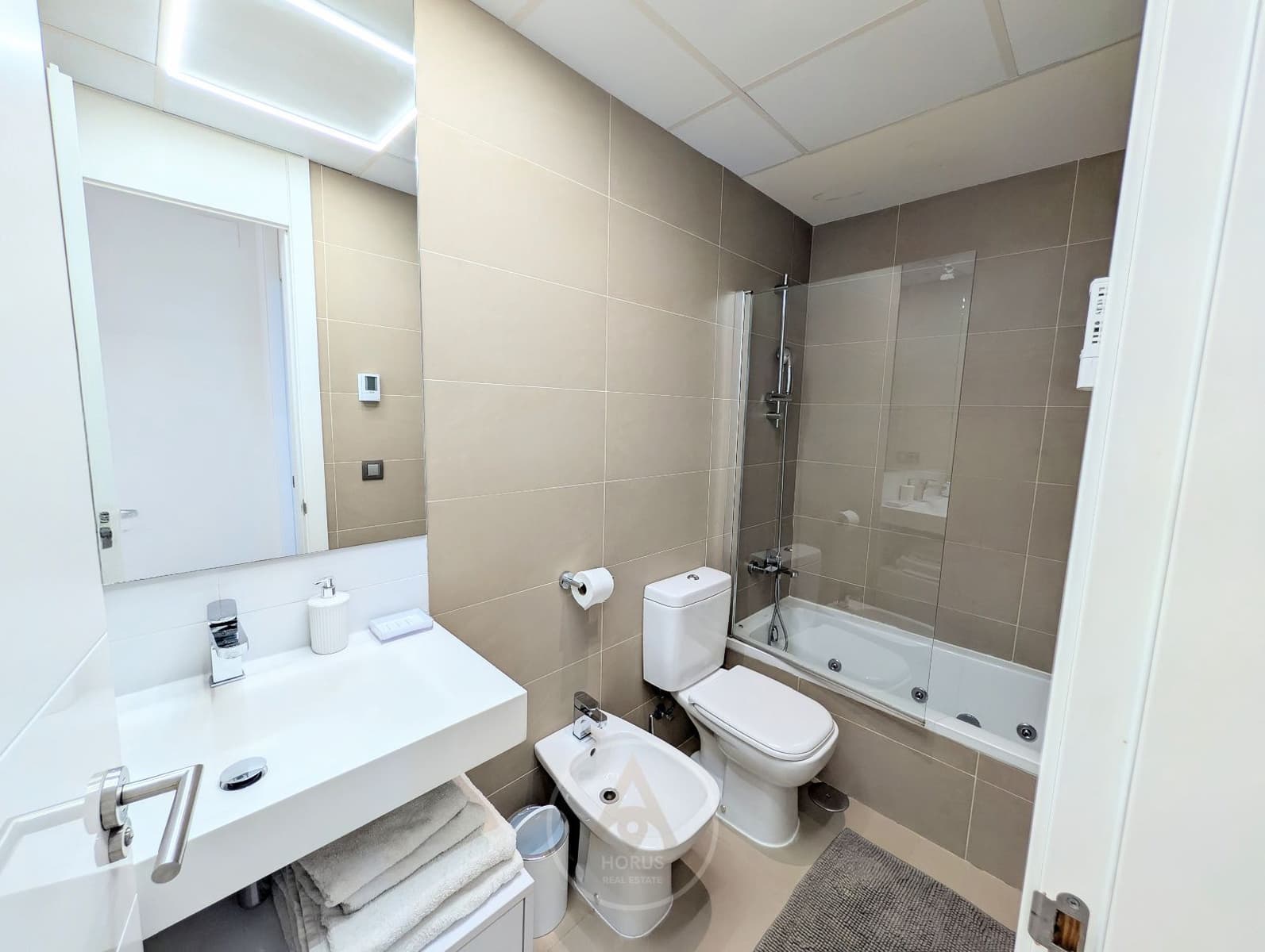 2 soverom Leilighet til salgs i Benidorm med svømmebasseng garasje - € 469 900 (Ref: 9322370)