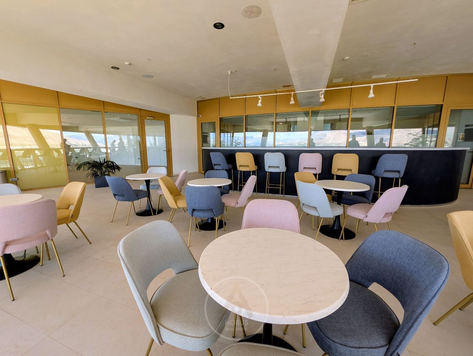 2 soverom Leilighet til salgs i Benidorm med svømmebasseng garasje - € 469 900 (Ref: 9322370)