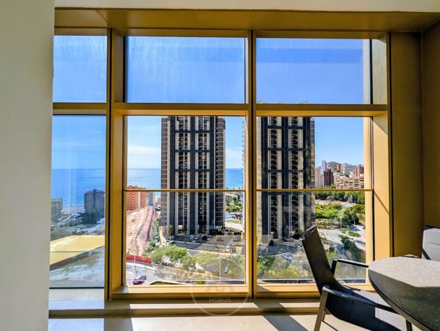 Piso de 2 habitaciones en Poniente, Benidorm en venta con piscina garaje - 469.900 € (Ref: 9322370)