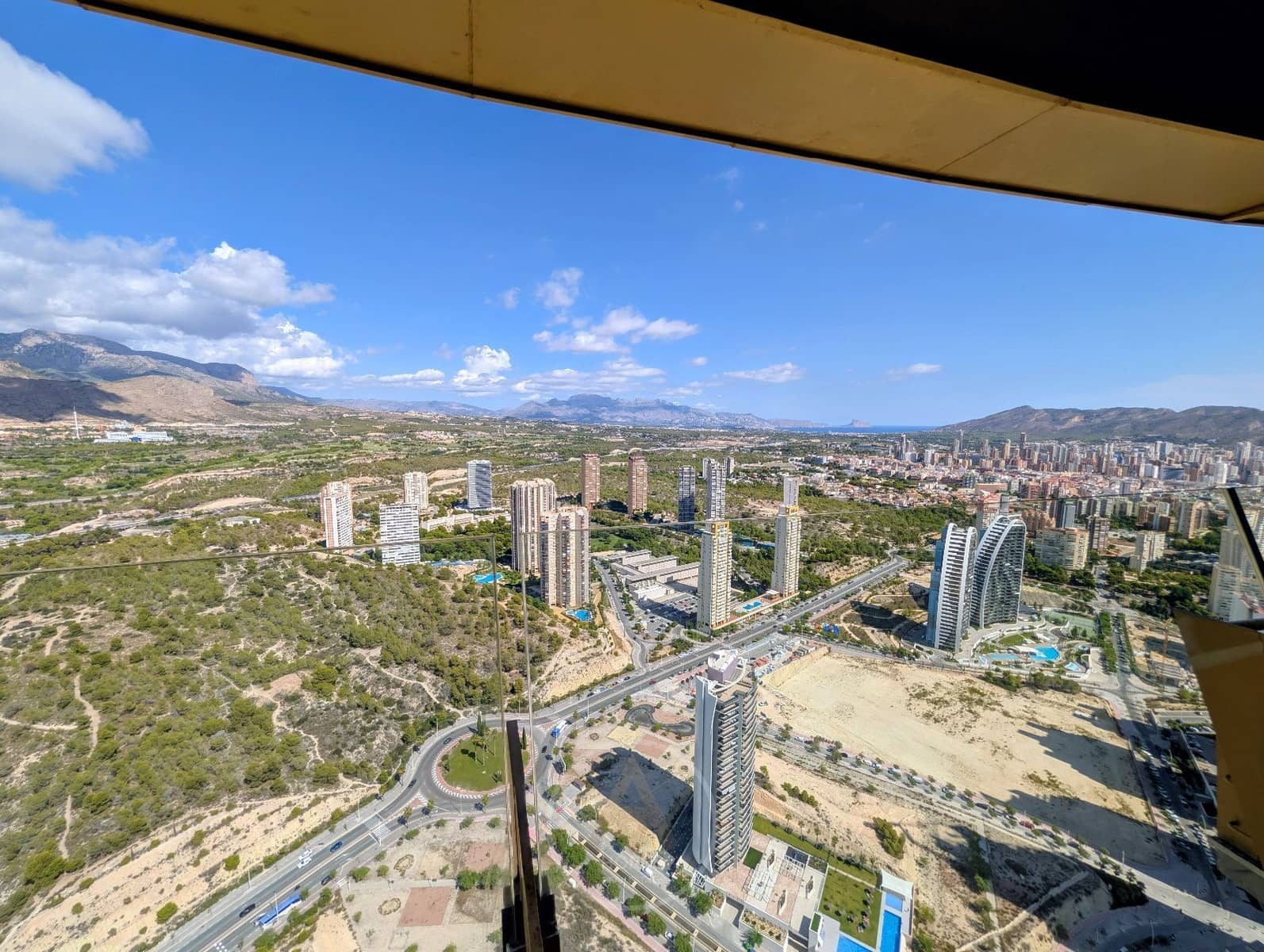 2 soverom Leilighet til salgs i Benidorm med svømmebasseng garasje - € 469 900 (Ref: 9322370)