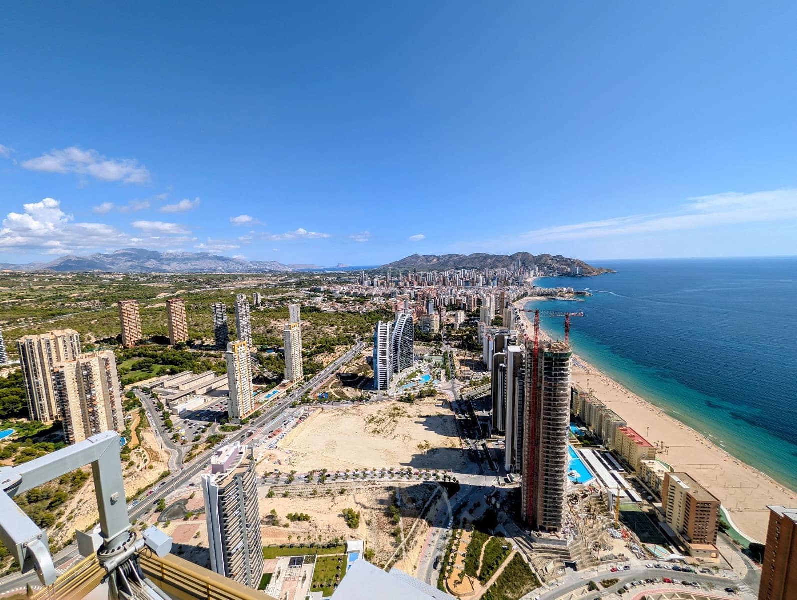 2 soverom Leilighet til salgs i Benidorm med svømmebasseng garasje - € 469 900 (Ref: 9322370)