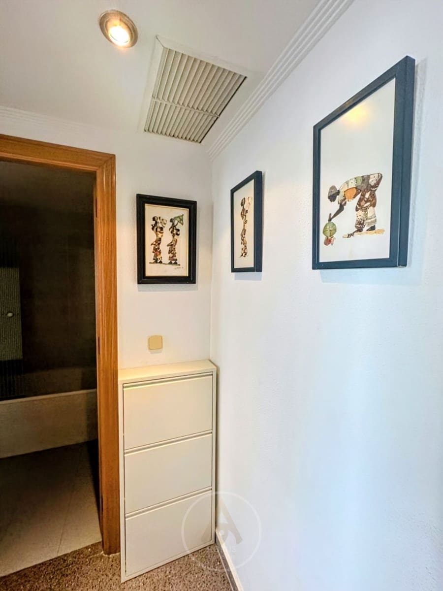 2 bedroom Flat for rent in Benidorm with pool garage - € 1,700 (Ref: 9371493)