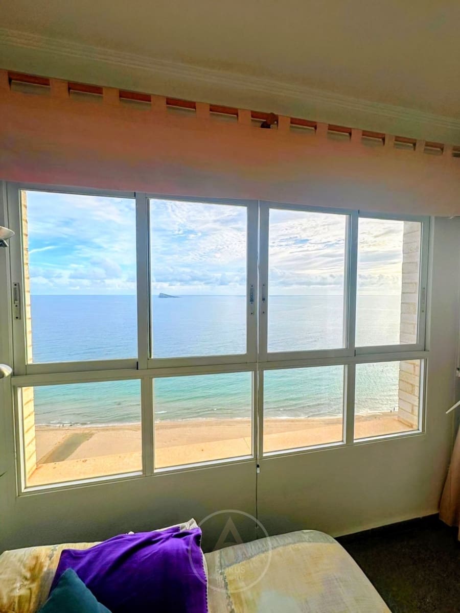 2 bedroom Flat for rent in Benidorm with pool garage - € 1,700 (Ref: 9371493)