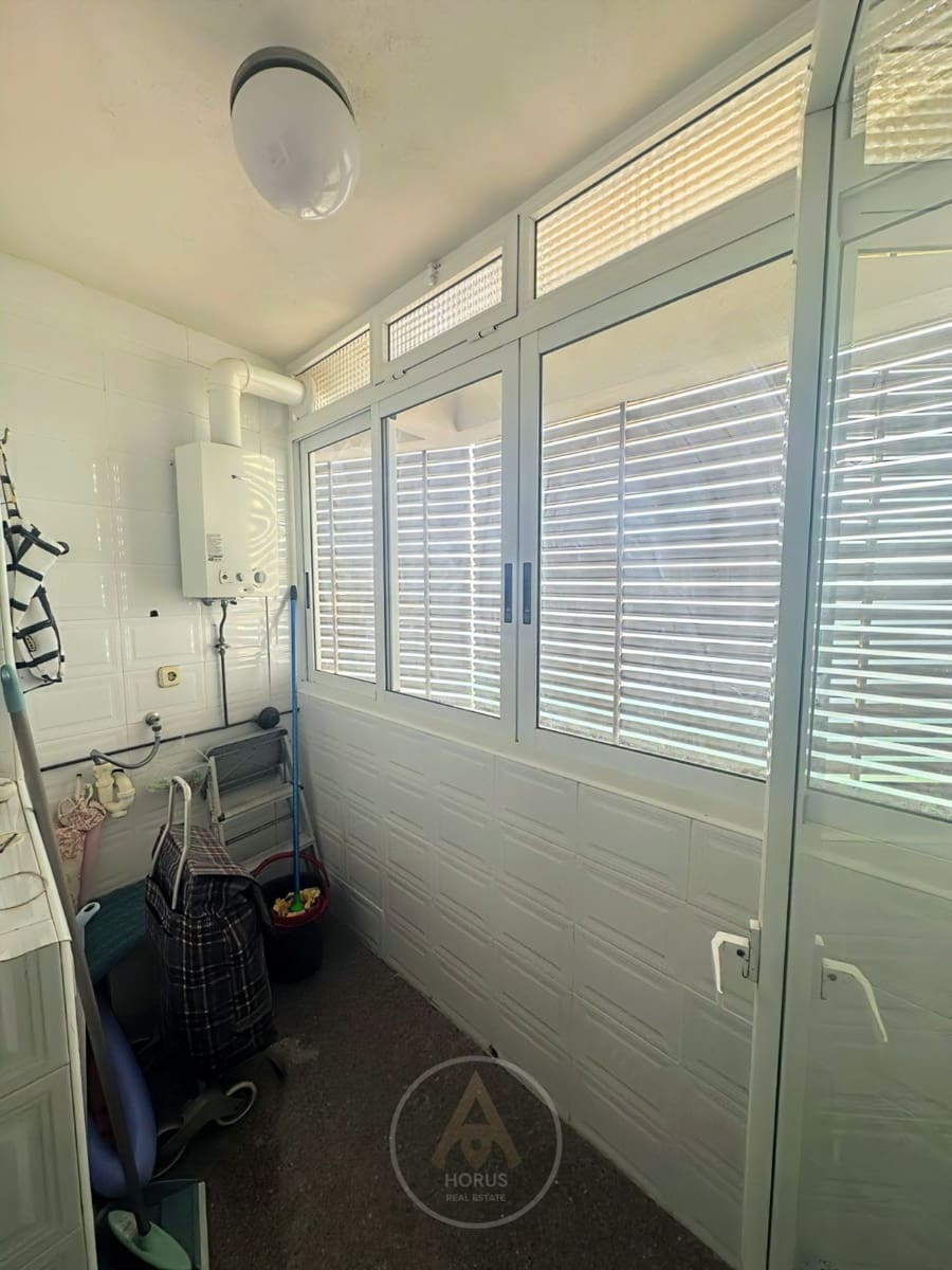 2 bedroom Flat for rent in Benidorm with pool garage - € 1,700 (Ref: 9371493)