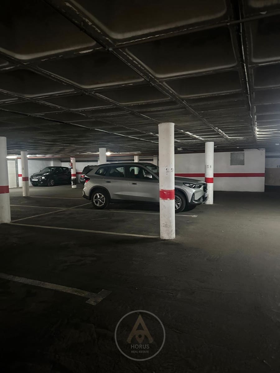 2 bedroom Flat for rent in Benidorm with pool garage - € 1,700 (Ref: 9371493)