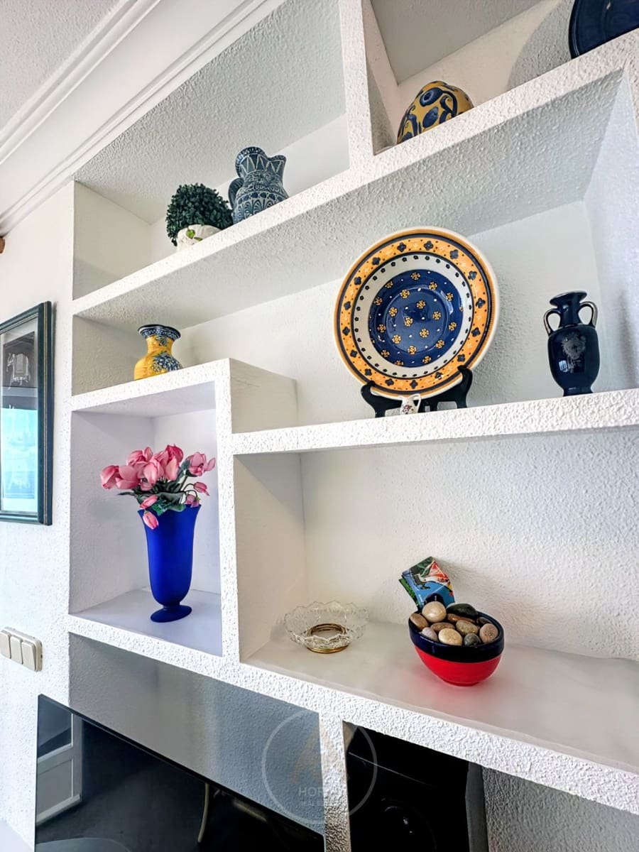 2 bedroom Flat for rent in Benidorm with pool garage - € 1,700 (Ref: 9371493)