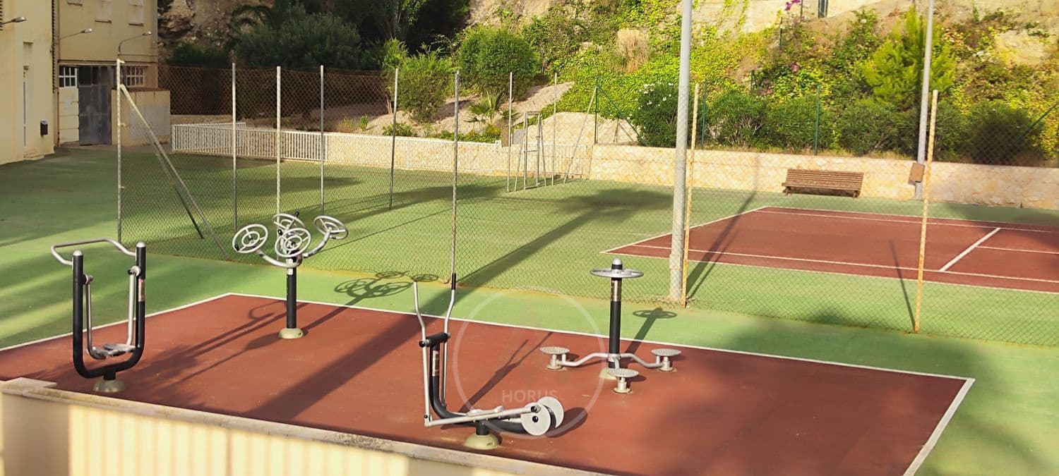 2 bedroom Flat for rent in Benidorm with pool garage - € 1,700 (Ref: 9371493)