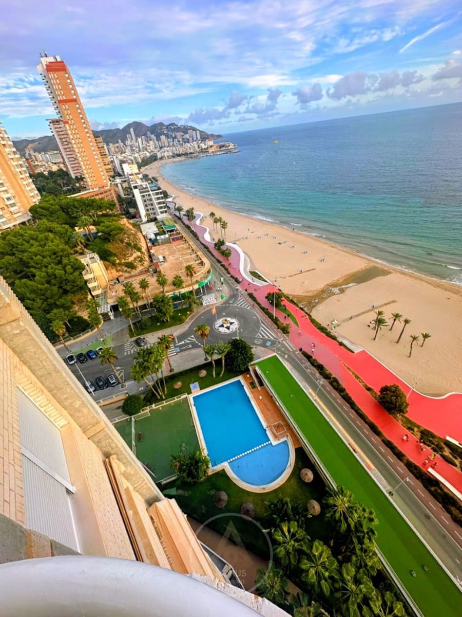 2 bedroom Flat for rent in Benidorm with pool garage - € 1,700 (Ref: 9371493)