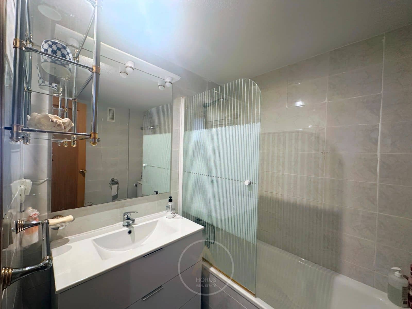 2 bedroom Flat for rent in Benidorm with pool garage - € 1,700 (Ref: 9371493)