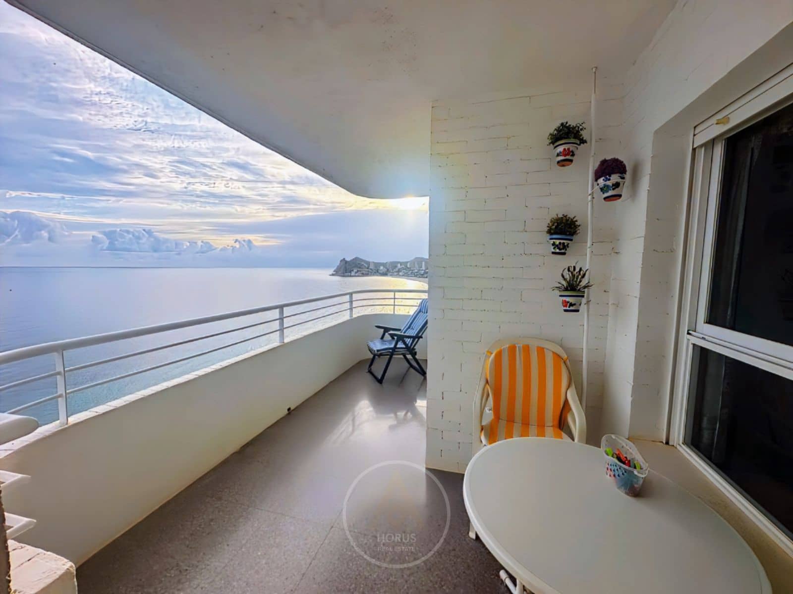 2 bedroom Flat for rent in Benidorm with pool garage - € 1,700 (Ref: 9371493)