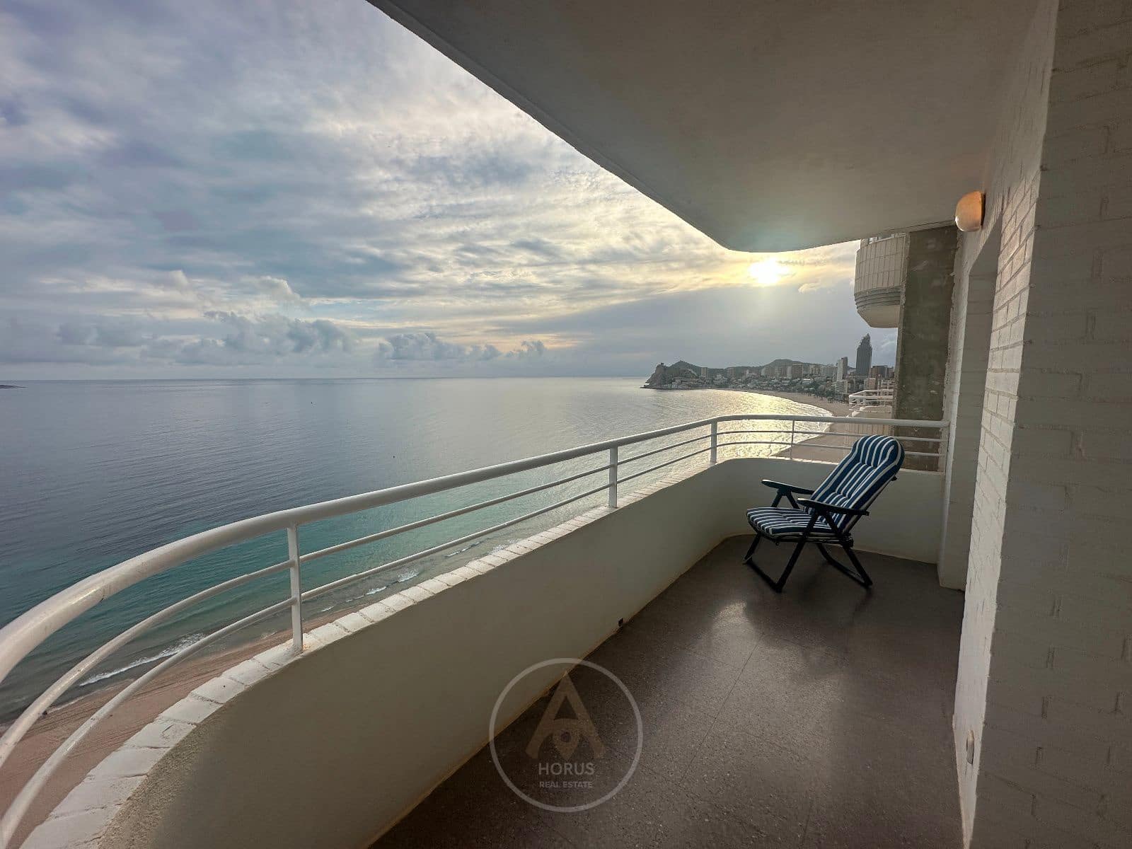 2 bedroom Flat for rent in Benidorm with pool garage - € 1,700 (Ref: 9371493)