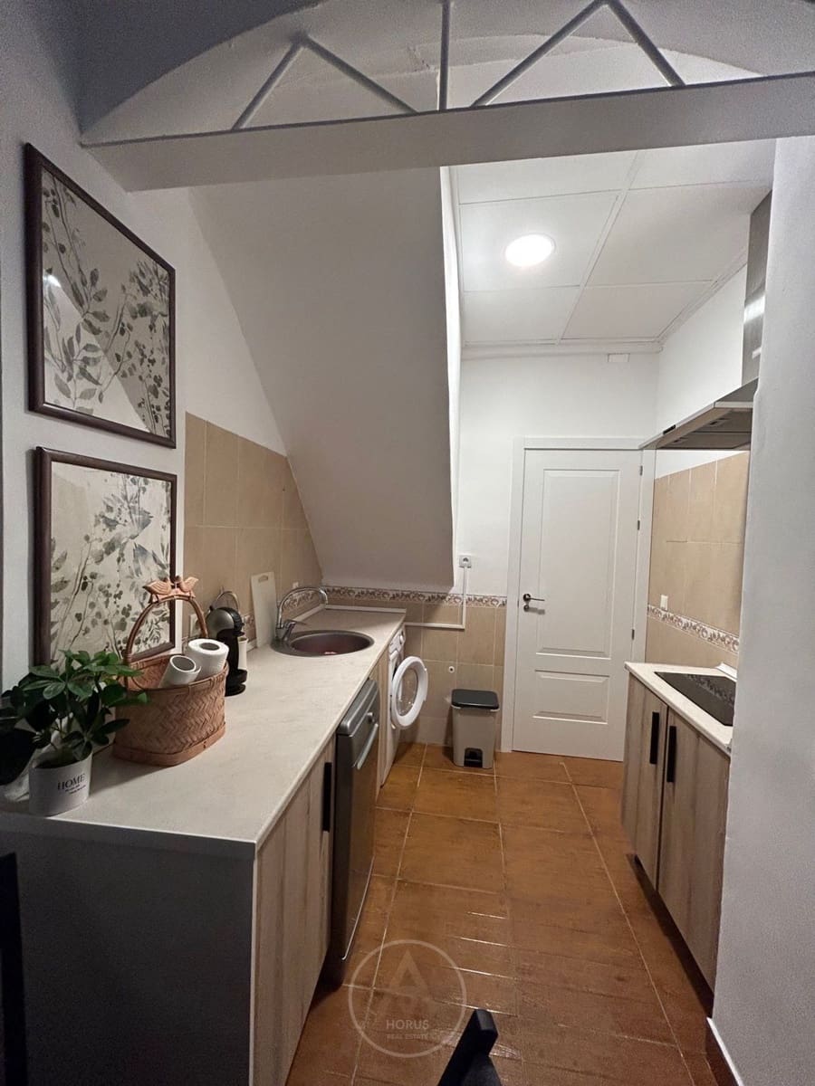 4 bedroom Villa for sale in Benidorm - € 390,000 (Ref: 9373941)