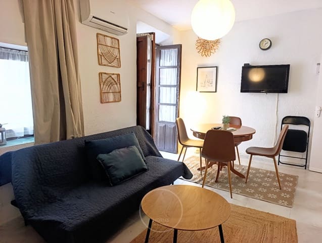 4 bedroom Villa for sale in Casco Antiguo - Puerto, Benidorm - € 390,000 (Ref: 9373941)