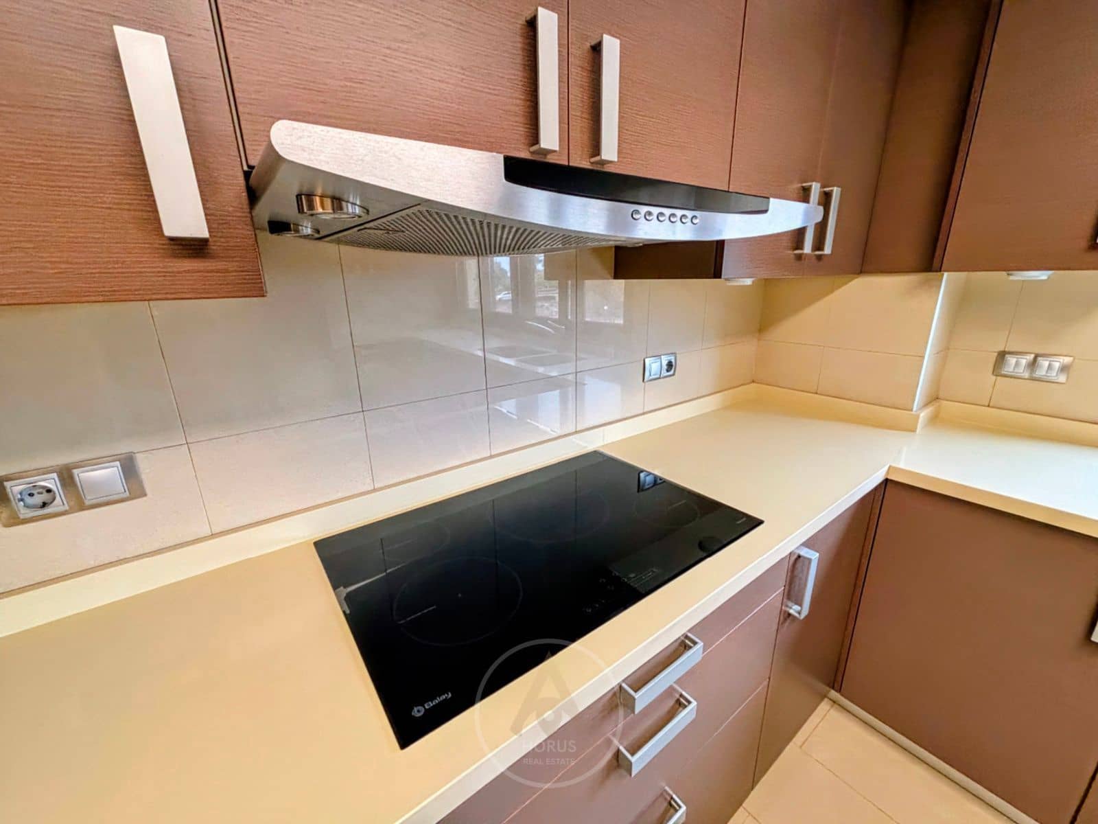 3 sypialnia Mieszkanie na sprzedaż w Benidorm z basenem garażem - 320 000 € (Ref: 9395317)