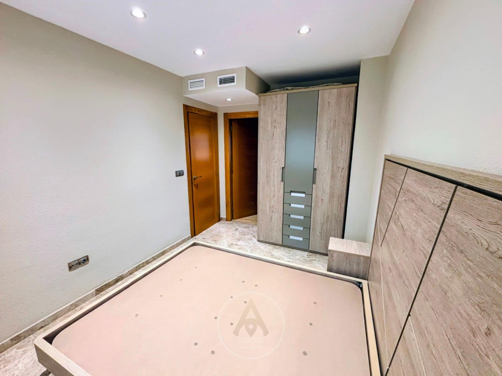 3 sypialnia Mieszkanie na sprzedaż w Benidorm z basenem garażem - 320 000 € (Ref: 9395317)