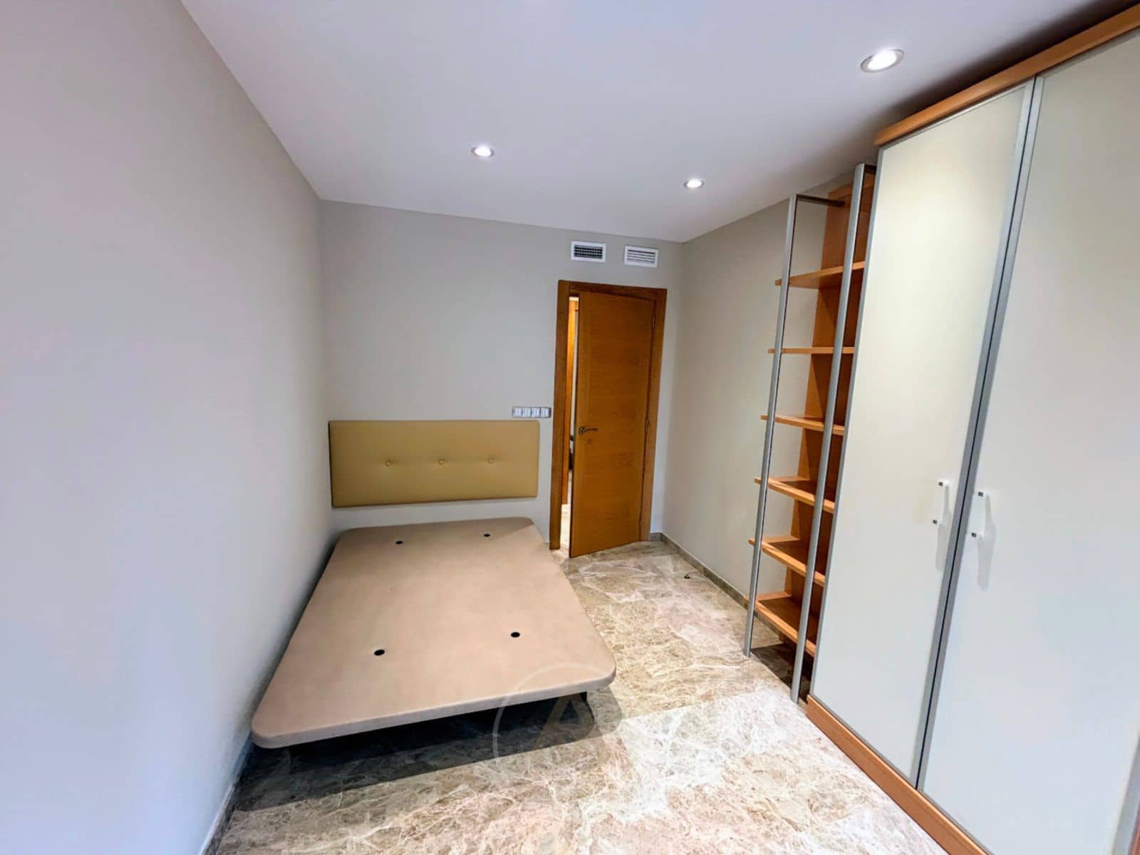 3 sypialnia Mieszkanie na sprzedaż w Benidorm z basenem garażem - 320 000 € (Ref: 9395317)