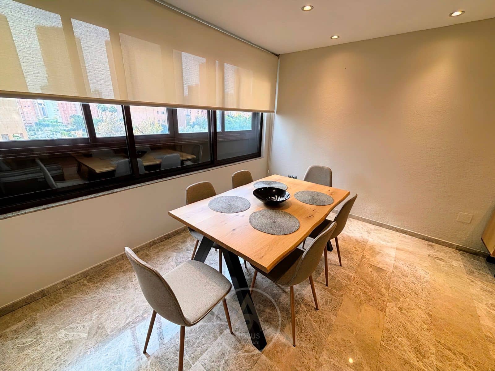 3 sypialnia Mieszkanie na sprzedaż w Benidorm z basenem garażem - 320 000 € (Ref: 9395317)